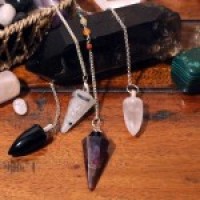 Махала и гадателство